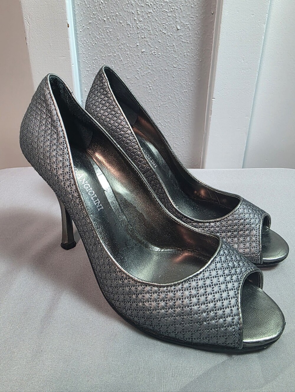 Enzo Angiolini Metallic Pewter Quilted Peep Toe Heels Pump Leather Sole Sz 6.5M